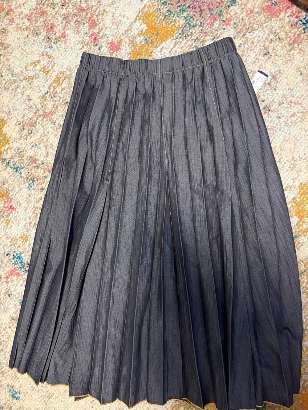 Black pleated jean skirt